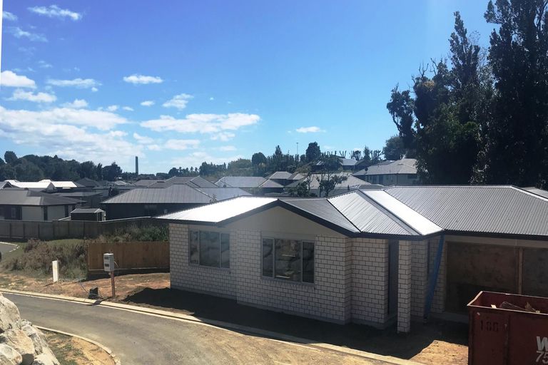 Photo of property in 1 Totarahoe Lane, Whalers Gate, New Plymouth, 4310