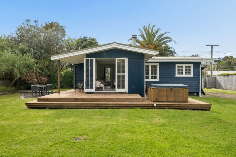 Photo of property in 3 Weggery Drive, Waikanae Beach, Waikanae, 5036