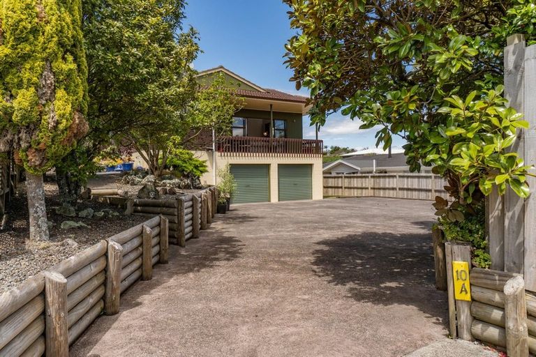 Photo of property in 10a Millbrook Road, Henderson, Auckland, 0612