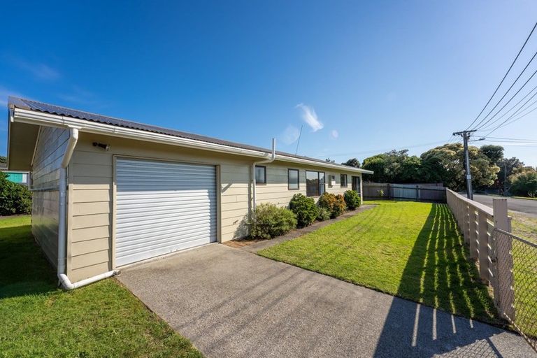 Photo of property in 33 Babbacombe Avenue, Otaki Beach, Otaki, 5512