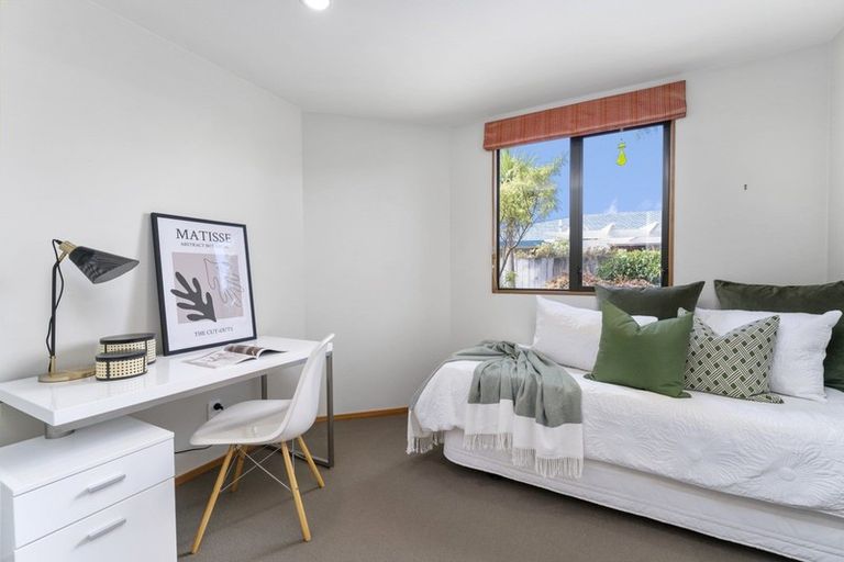 Photo of property in 8 Avion Terrace, Raumati Beach, Paraparaumu, 5032