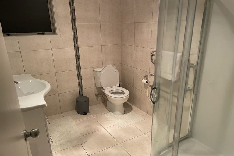 Photo of property in 36 Glenmore Road, Sunnyhills, Auckland, 2010