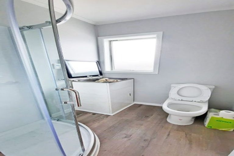 Photo of property in 15a Barbary Avenue, Kelston, Auckland, 0602