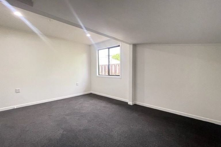 Photo of property in 77 Riverpark Crescent, Henderson, Auckland, 0610