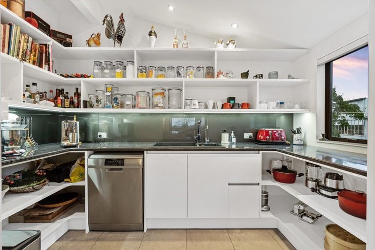 Photo of property in 41 Rawene Road, Birkenhead, Auckland, 0626