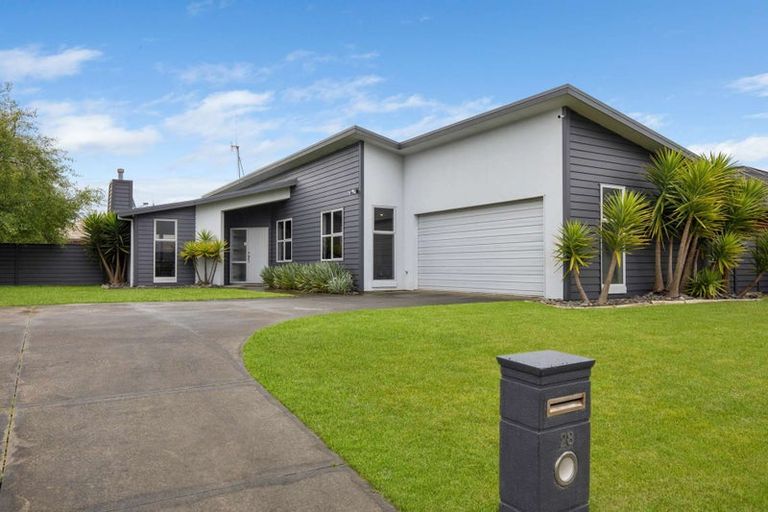 Photo of property in 28 Branigan Parade, Kelvin Grove, Palmerston North, 4414