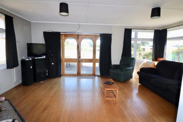 Photo of property in 1 Curtis Street, Hector, 7822