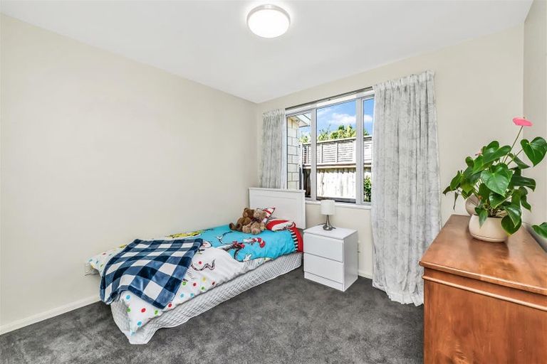 Photo of property in 49 Coolspring Way, Redwood, Christchurch, 8051