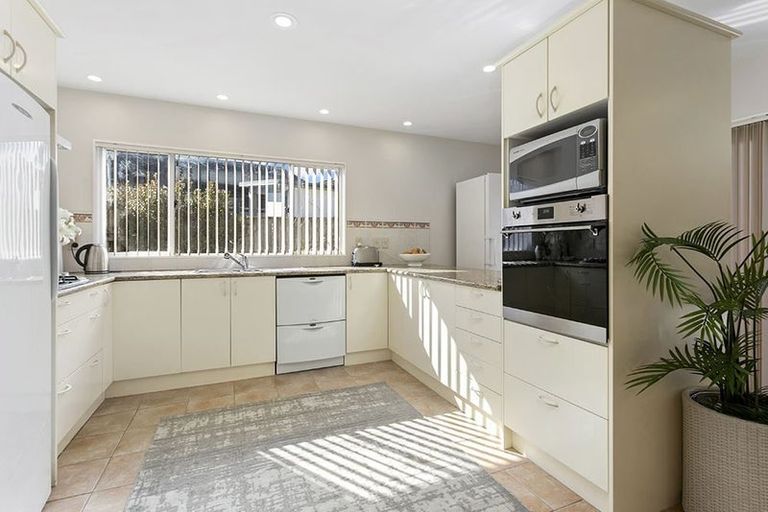 Photo of property in 20 Advance Way, Albany, Auckland, 0632