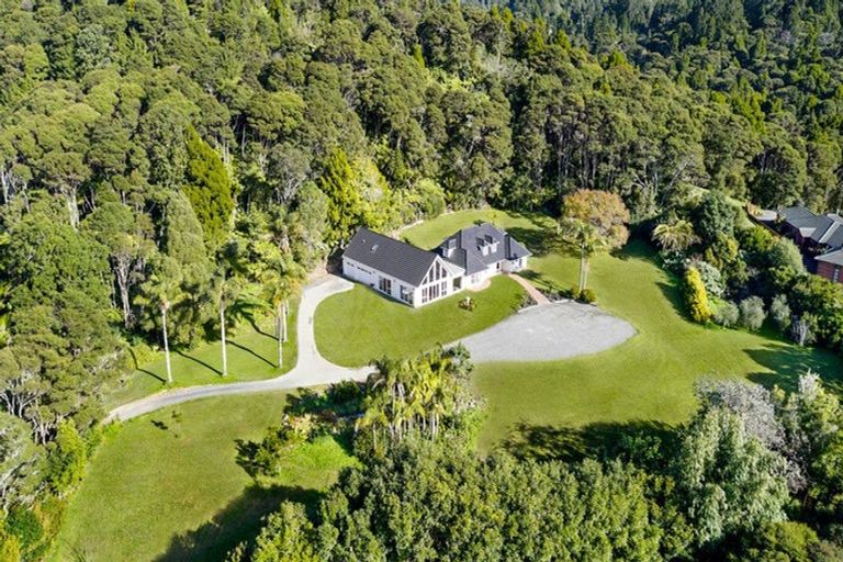 Photo of property in 105 Grassmere Road, Henderson Valley, Auckland, 0612