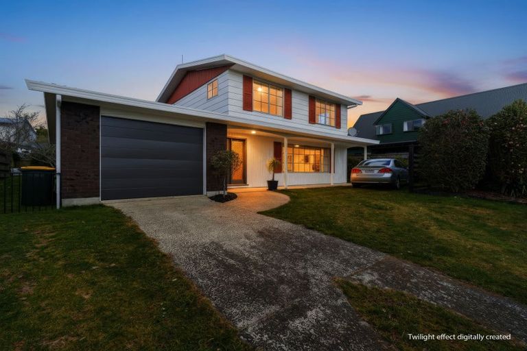 Photo of property in 35 Waitawa Place, Lynmore, Rotorua, 3010