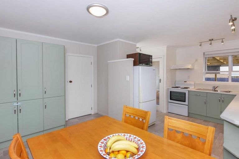 Photo of property in 11 Chorley Avenue, Massey, Auckland, 0614