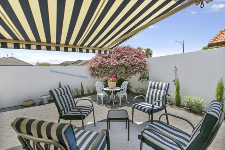 Photo of property in 93 Kahira Crescent, Papamoa Beach, Papamoa, 3118