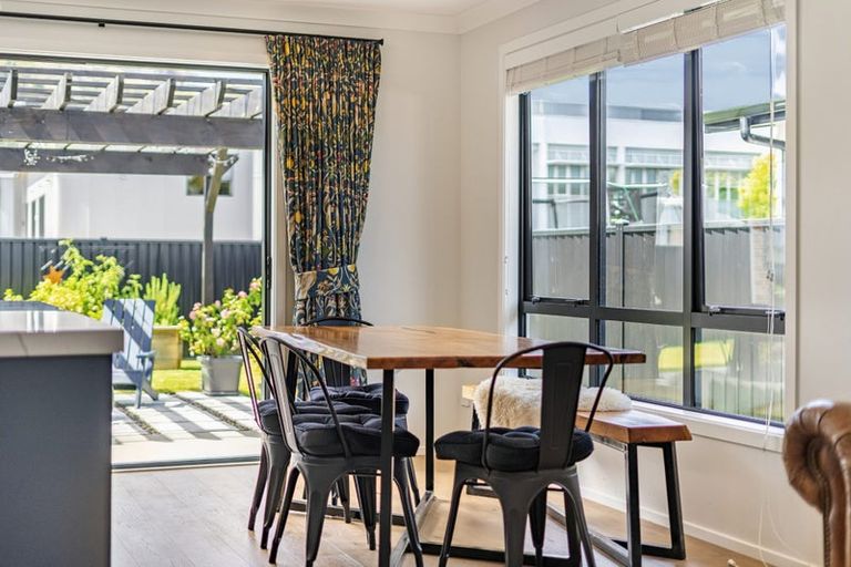 Photo of property in 21 Cynisca Crescent, Wallaceville, Upper Hutt, 5018