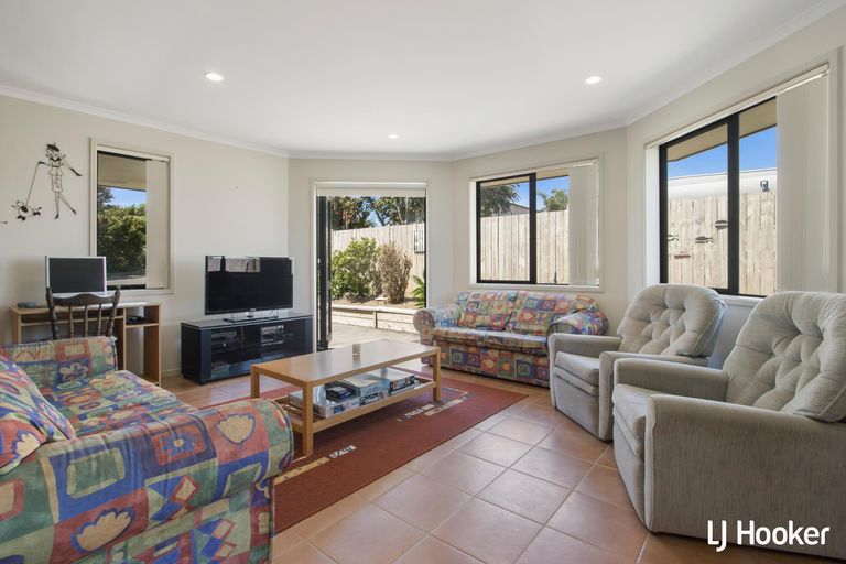 Photo of property in 16 Reo Crescent, Waihi Beach, 3611