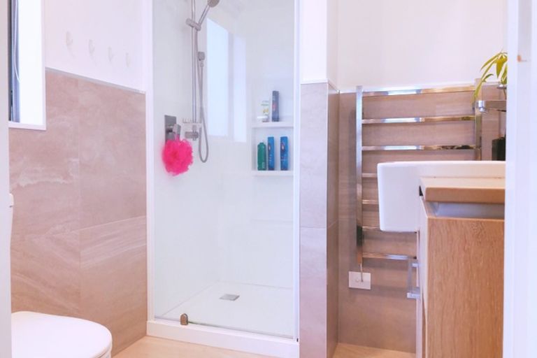 Photo of property in 68 Mackay Drive, Greenhithe, Auckland, 0632