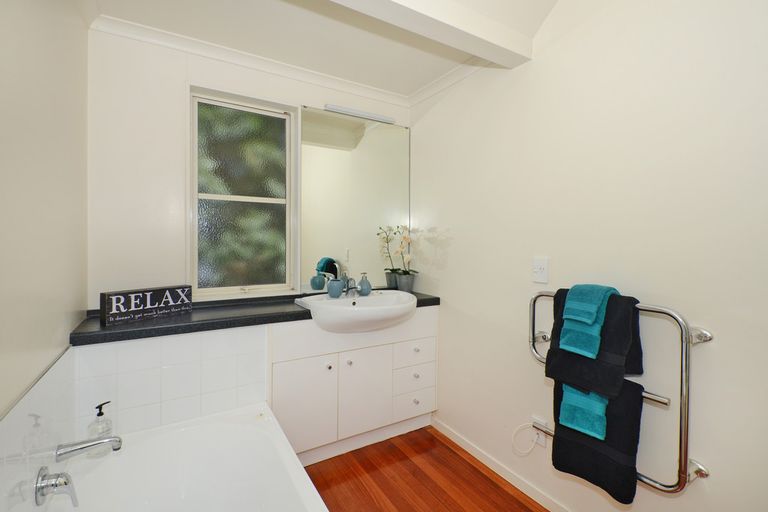 Photo of property in 3a Kent Road, Regent, Whangarei, 0112