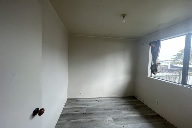 Photo of property in 2/12 Trimdon Street, Randwick Park, Auckland, 2105