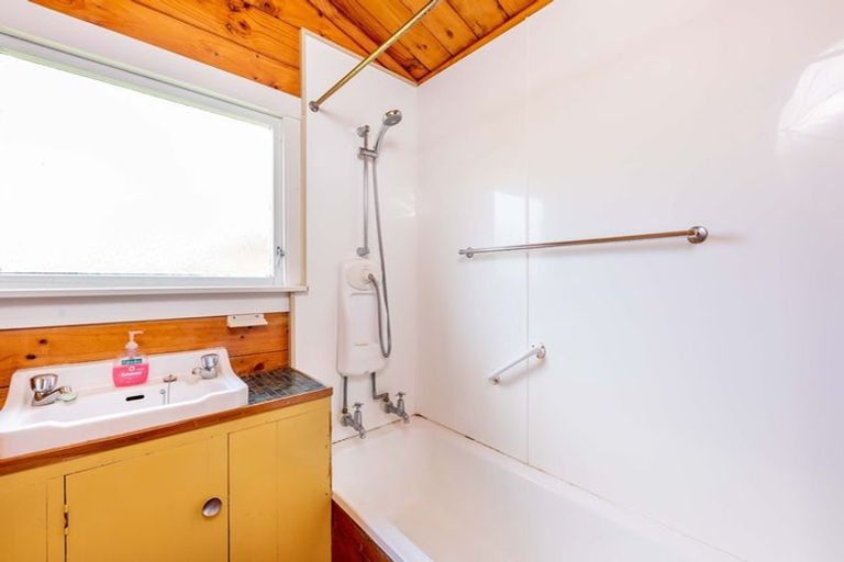 Photo of property in 24 Koutu Beach Road, Opononi, Kaikohe, 0473