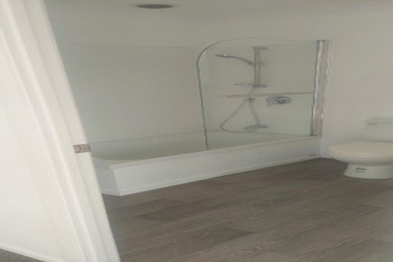 Photo of property in 9 Maybelle Place, Kelston, Auckland, 0602