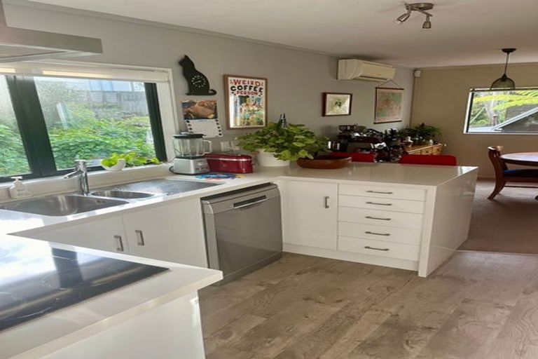 Photo of property in 2/3a City View Terrace, Birkenhead, Auckland, 0626