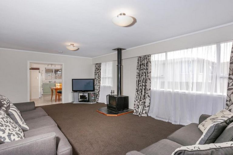 Photo of property in 11 Chorley Avenue, Massey, Auckland, 0614