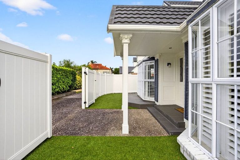 Photo of property in 2/15 Saltburn Road, Milford, Auckland, 0620