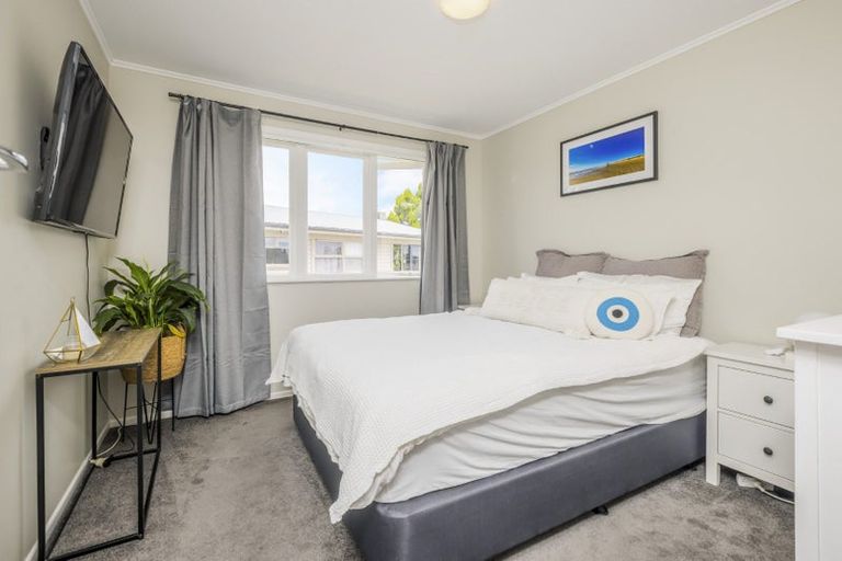Photo of property in 20 Rembrandt Place, Opaheke, Papakura, 2113