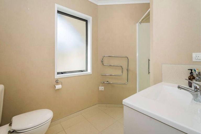 Photo of property in 26 Kilkelly Avenue, Pinehill, Auckland, 0632