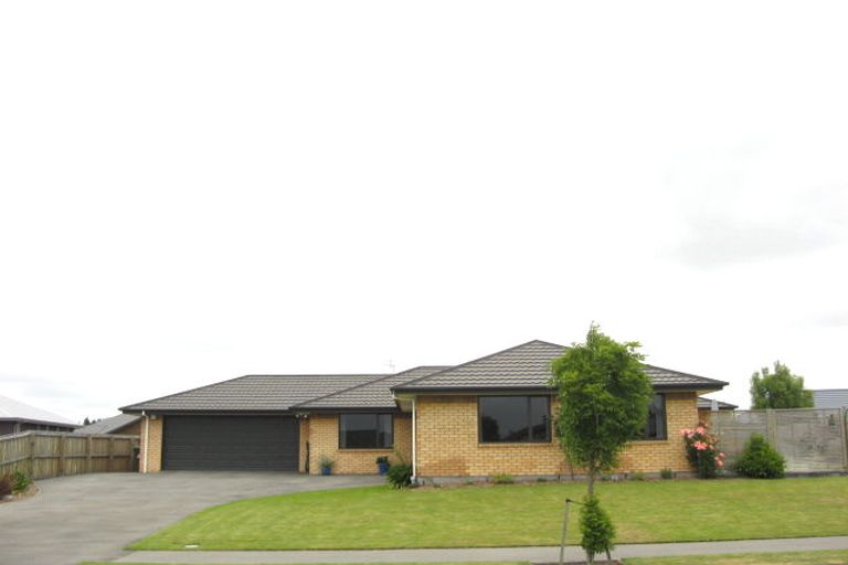 Photo of property in 61 Puhara Avenue, Parklands, Christchurch, 8083