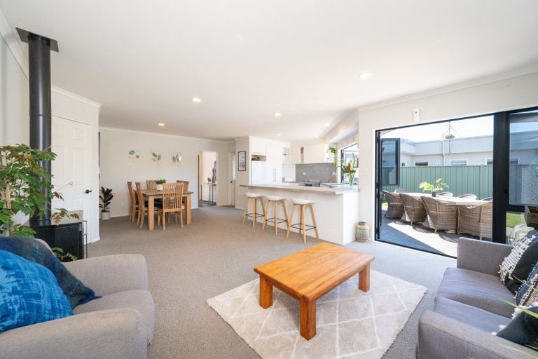 Photo of property in 81 Kensington Drive, Taradale, Napier, 4112