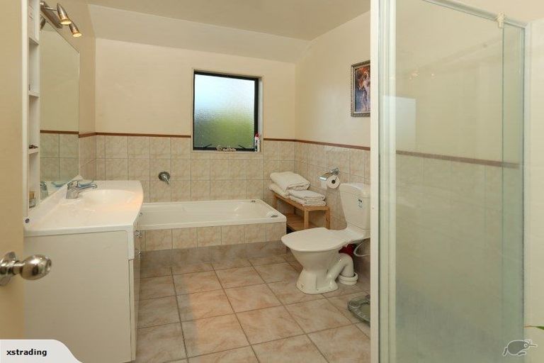 Photo of property in 26a Woodstock Road, Forrest Hill, Auckland, 0620