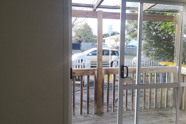 Photo of property in 14 Mirovale Place, Totara Vale, Auckland, 0629