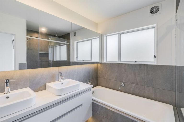 Photo of property in 4 Freeman Street, Mount Pleasant, Christchurch, 8081