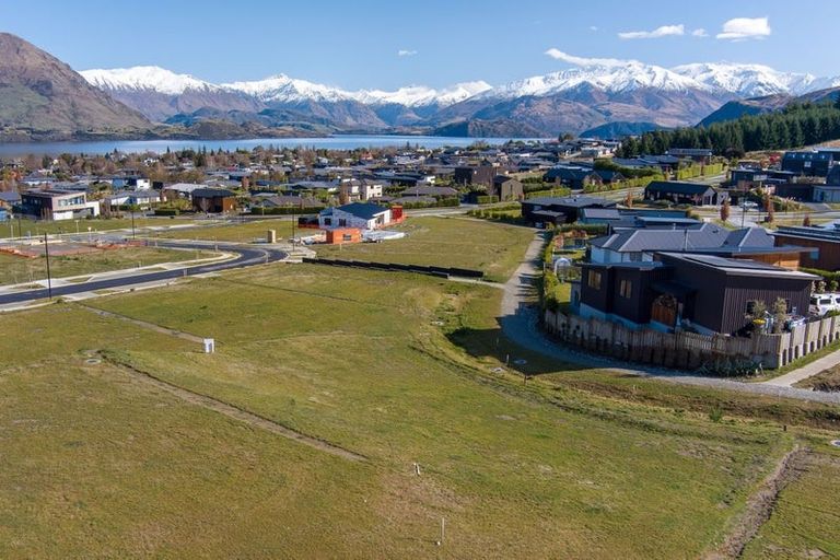 Photo of property in Kirimoko Crescent, Wanaka, 9305