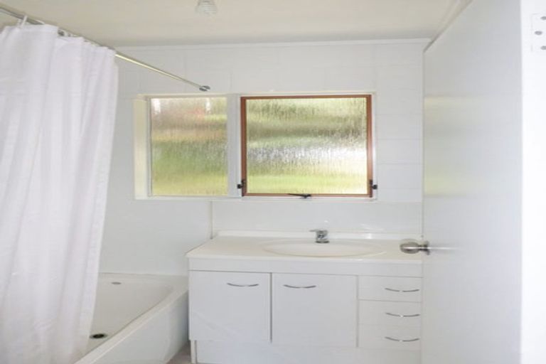 Photo of property in 2/23 Kenmure Avenue, Forrest Hill, Auckland, 0620