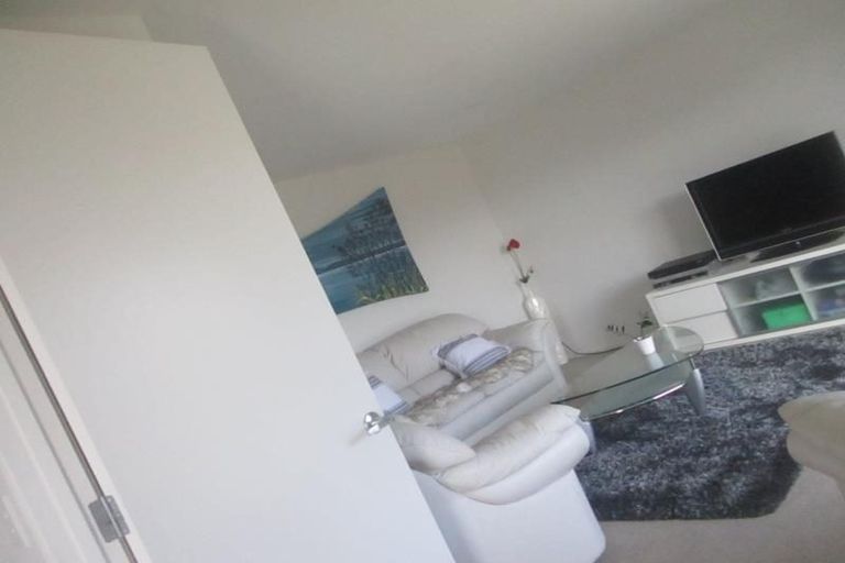 Photo of property in 43 Waipunahau Road, Waikanae, 5036