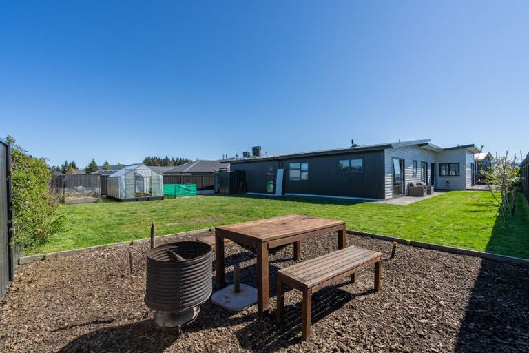 Photo of property in 28 Burnby Drive, Te Anau, 9679