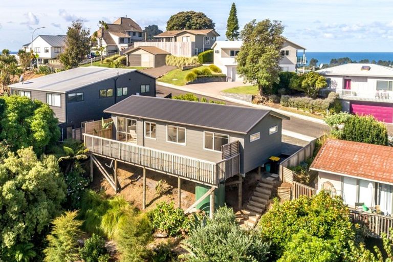 Photo of property in 8 Ridge Road, Tairua, 3508