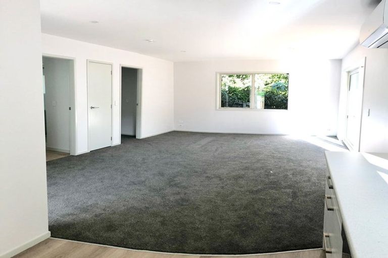 Photo of property in 42 Elliston Crescent, Stanmore Bay, Whangaparaoa, 0932