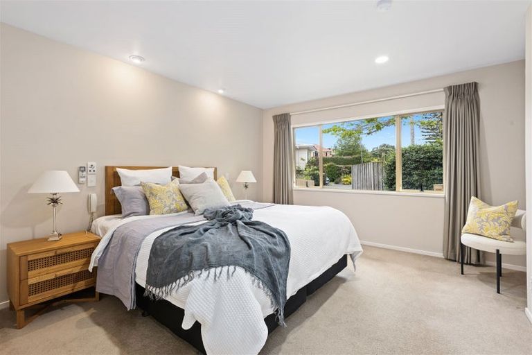 Photo of property in 484 Beach Road, Murrays Bay, Auckland, 0630