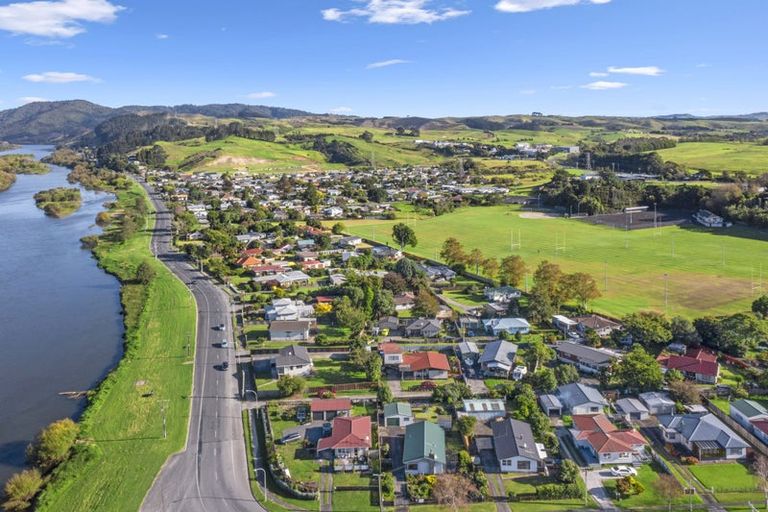 Photo of property in 24 Riverview Road, Huntly, 3700