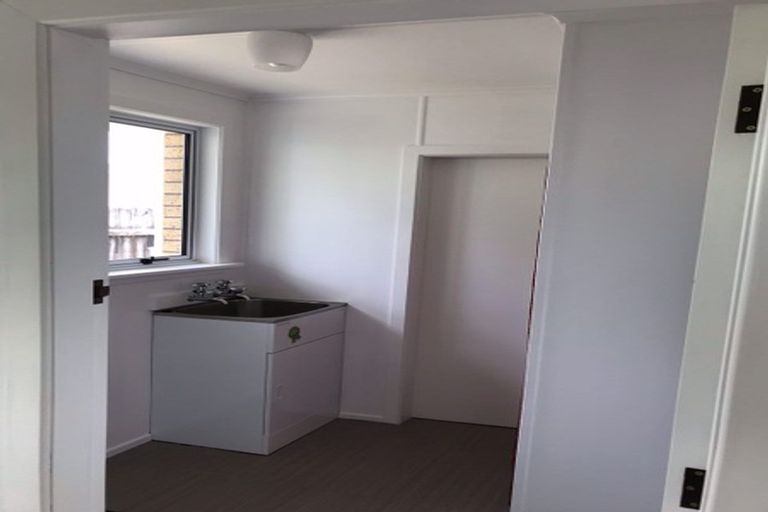 Photo of property in 7b Penrith Street, Westown, New Plymouth, 4310