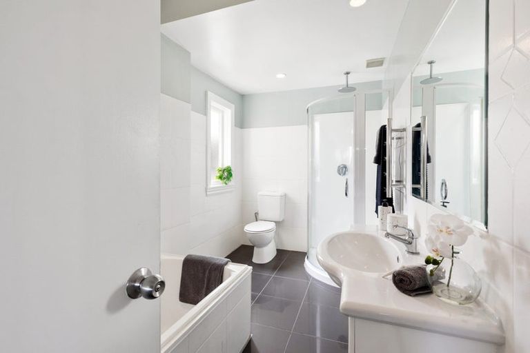 Photo of property in 64 Ellesmere Avenue, Miramar, Wellington, 6022