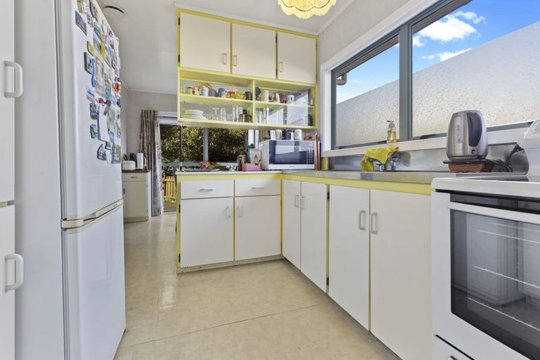 Photo of property in 11 Primrose Place, Manurewa, Auckland, 2102