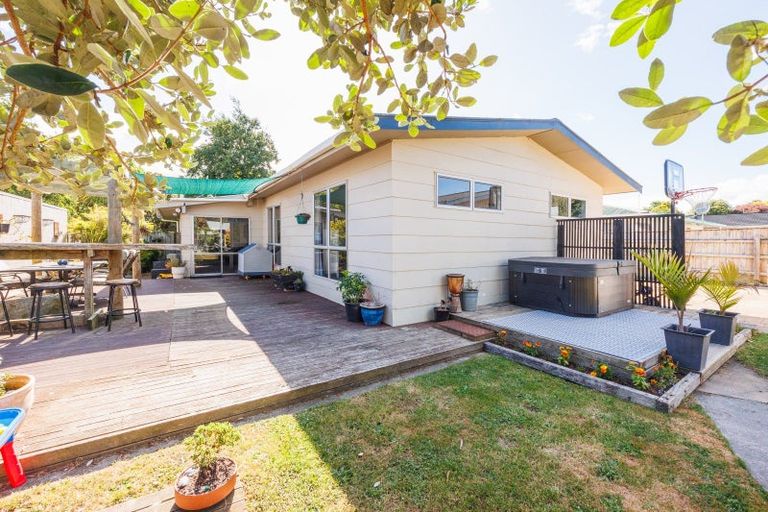 Photo of property in 29 Stillwater Place, Westbrook, Palmerston North, 4412