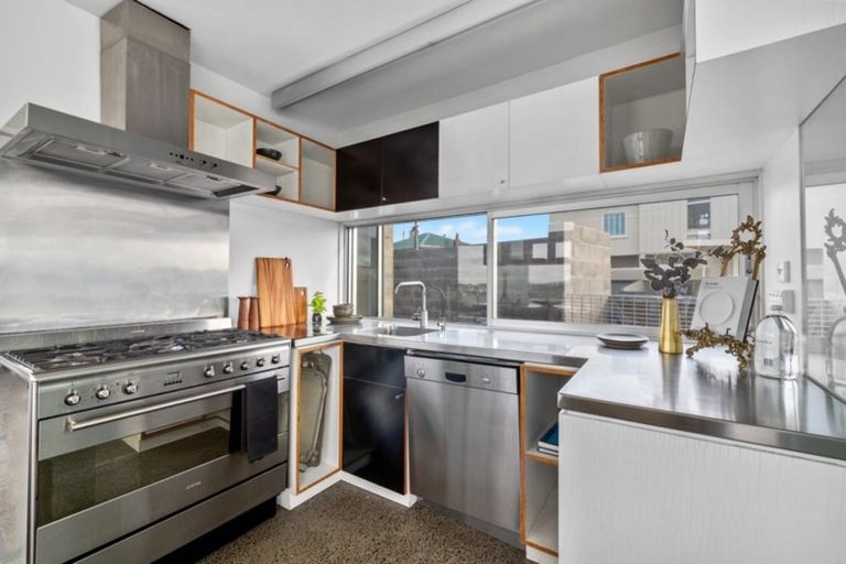 Photo of property in 9 Grafton Road, Roseneath, Wellington, 6011