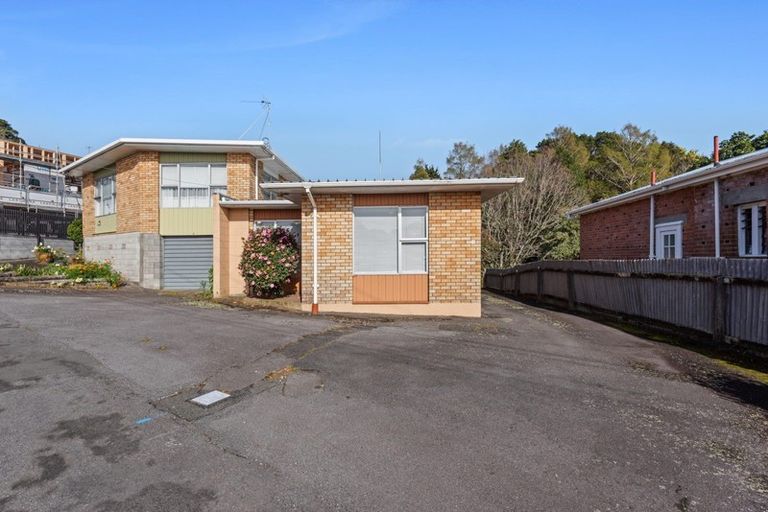 Photo of property in 1/4 Standish Street, New Plymouth, 4310