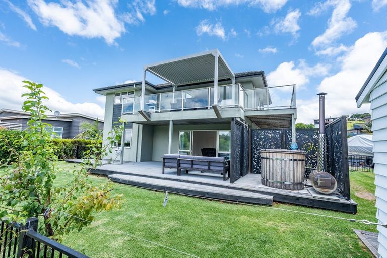 Photo of property in 100 Estuary View, Whangamata, 3620
