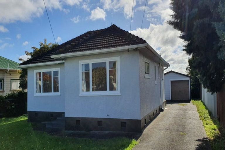 Photo of property in 82 Puriri Street, Gonville, Whanganui, 4501